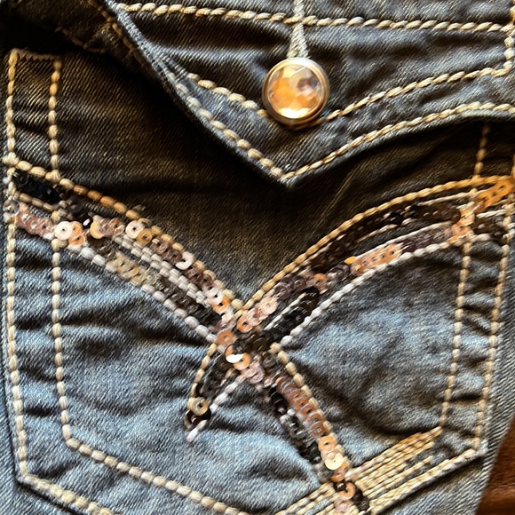 Jeans pocket detail worn look - Picture 3 of 9